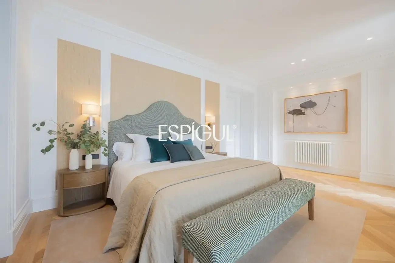 Piso en venta exterior reformado en Recoletos