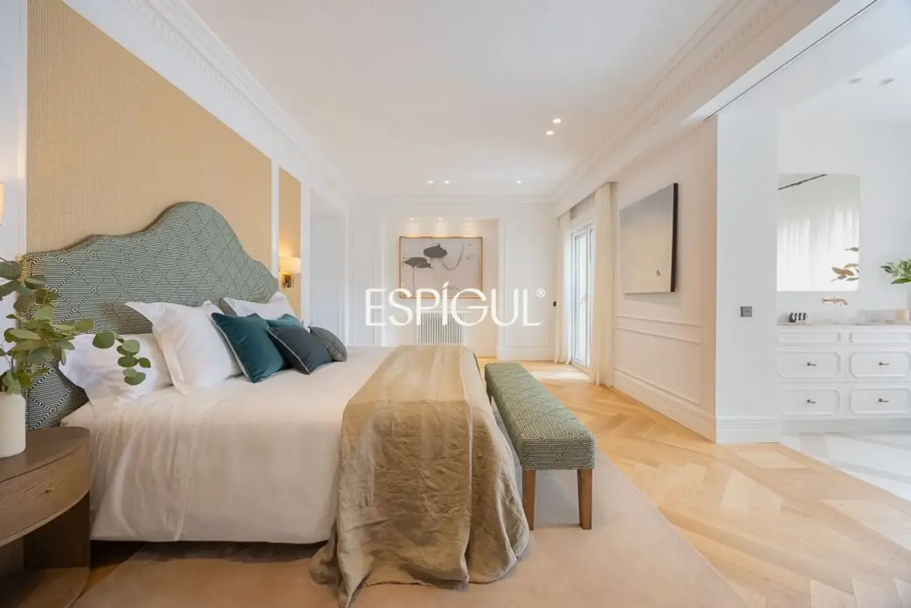 Piso en venta exterior reformado en Recoletos