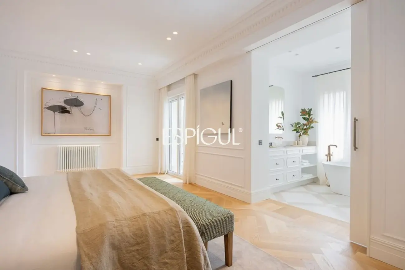 Piso en venta exterior reformado en Recoletos