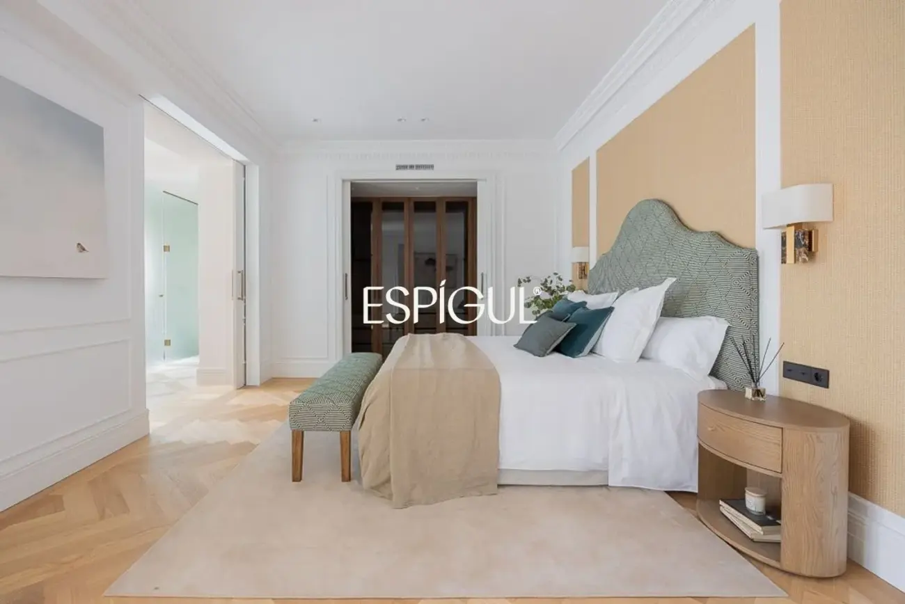 Piso en venta exterior reformado en Recoletos