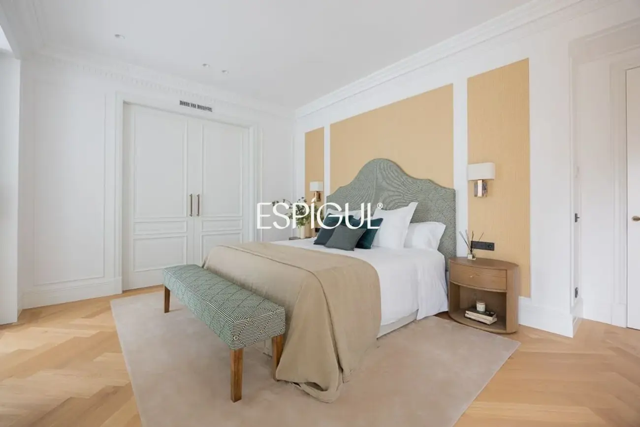 Piso en venta exterior reformado en Recoletos