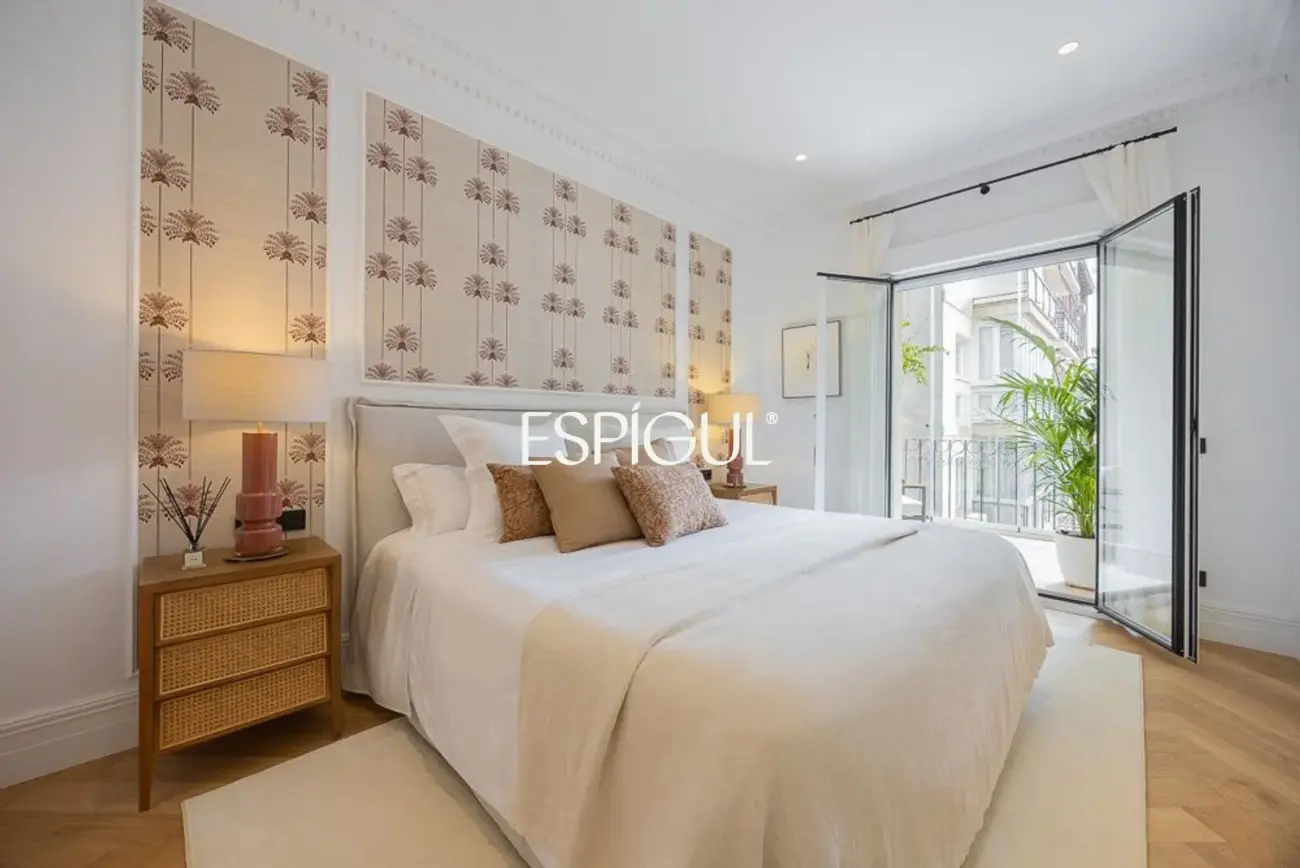 Piso en venta exterior reformado en Recoletos