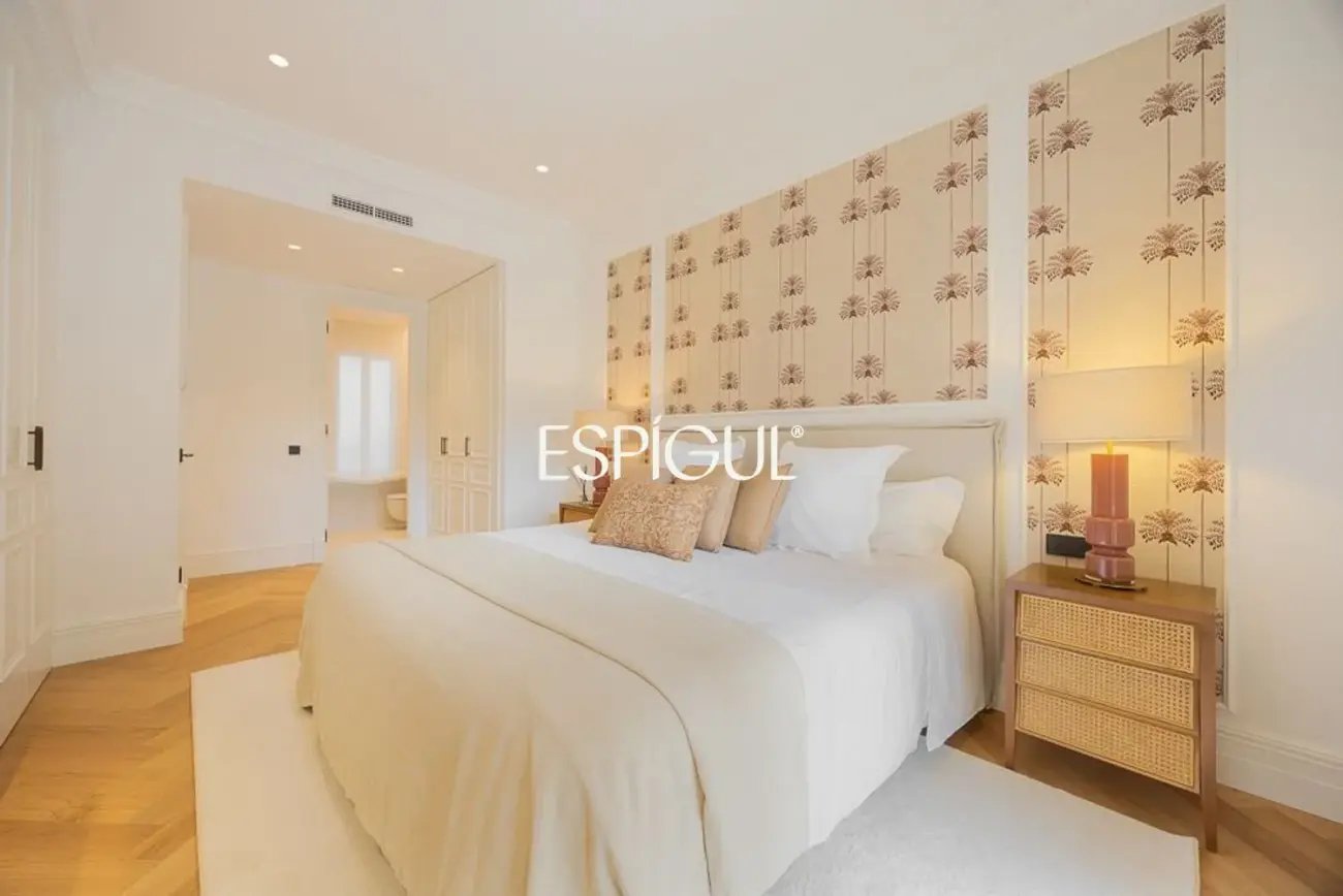 Piso en venta exterior reformado en Recoletos