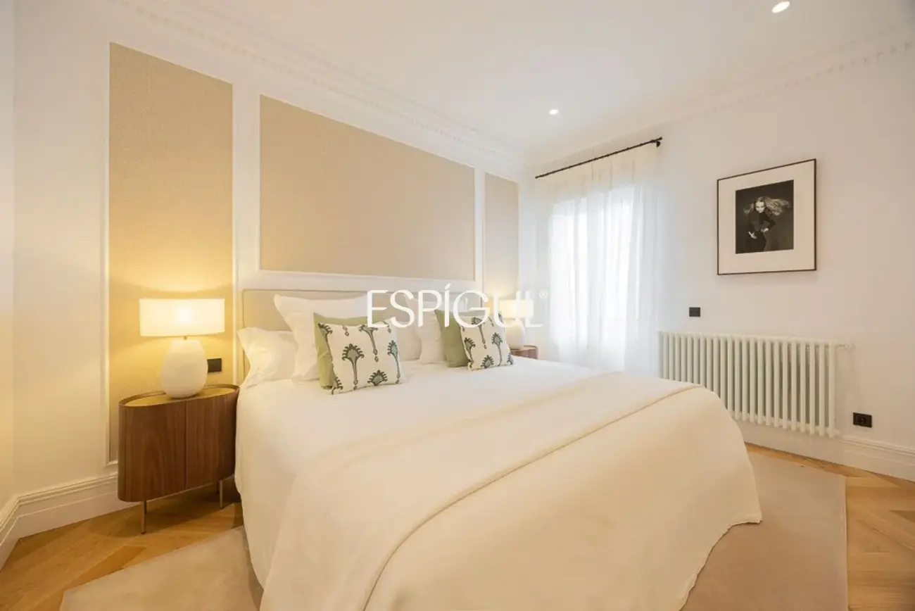 Piso en venta exterior reformado en Recoletos