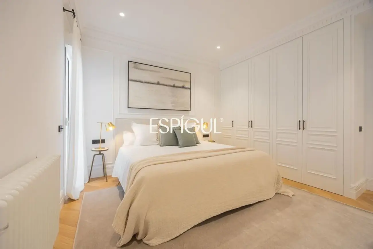 Piso en venta exterior reformado en Recoletos