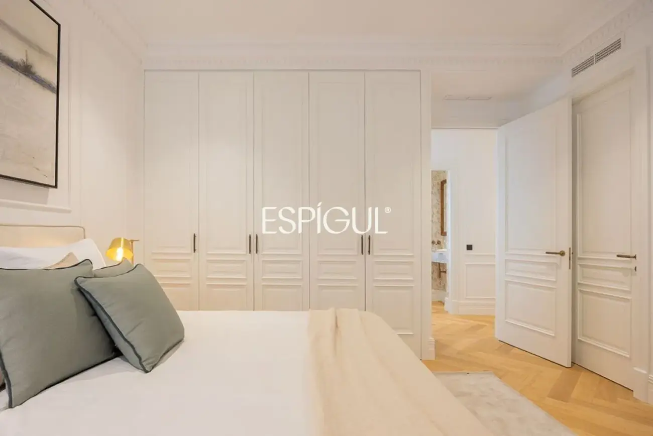 Piso en venta exterior reformado en Recoletos