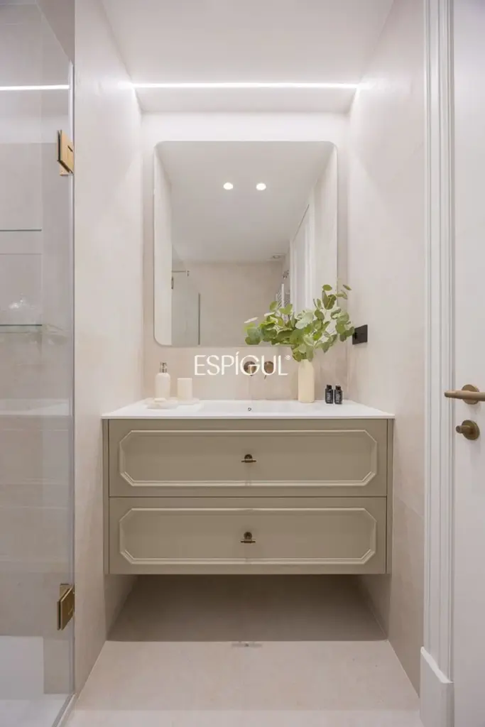 Piso en venta exterior reformado en Recoletos