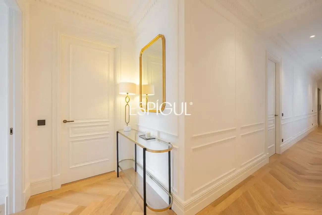 Piso en venta exterior reformado en Recoletos