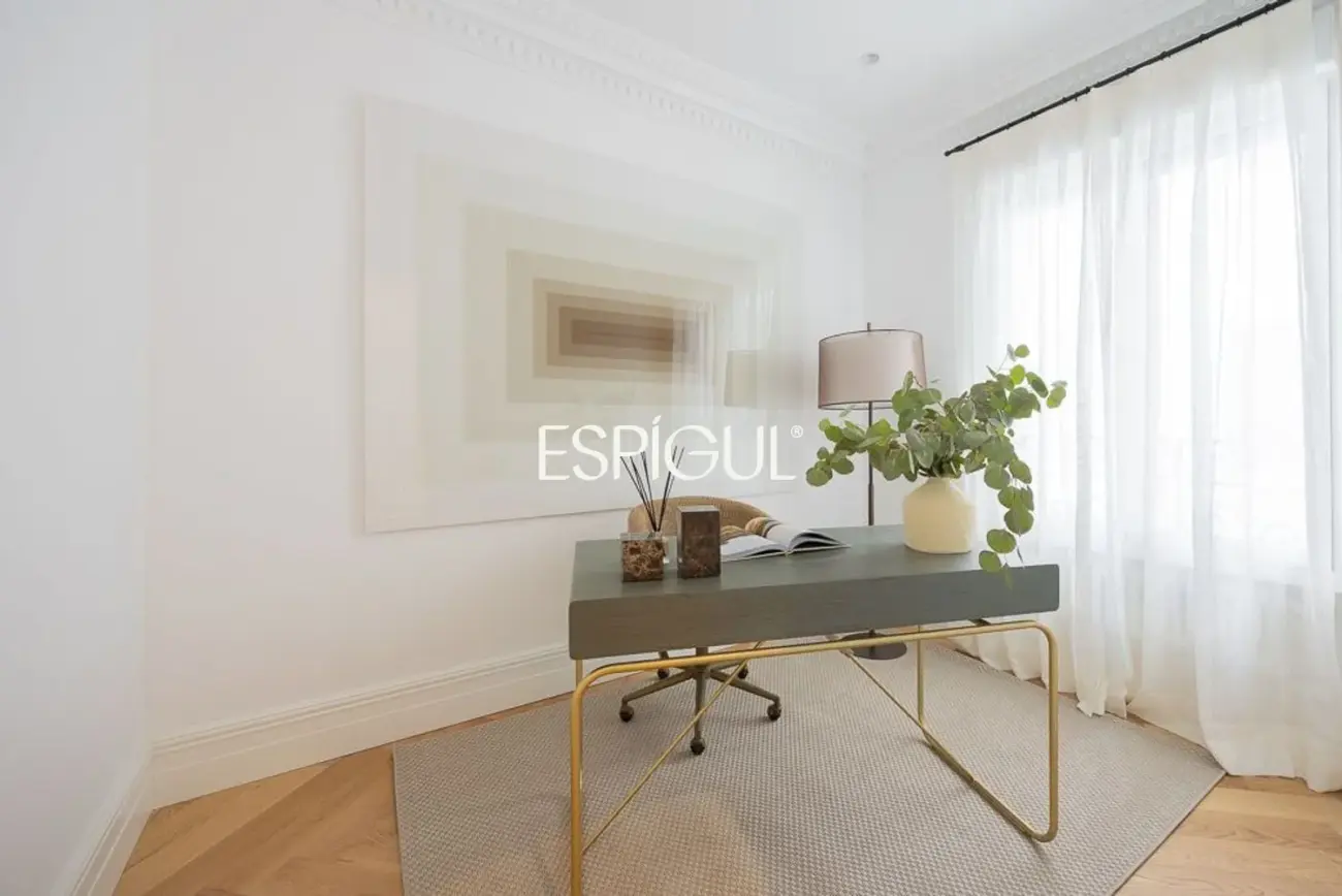 Piso en venta exterior reformado en Recoletos