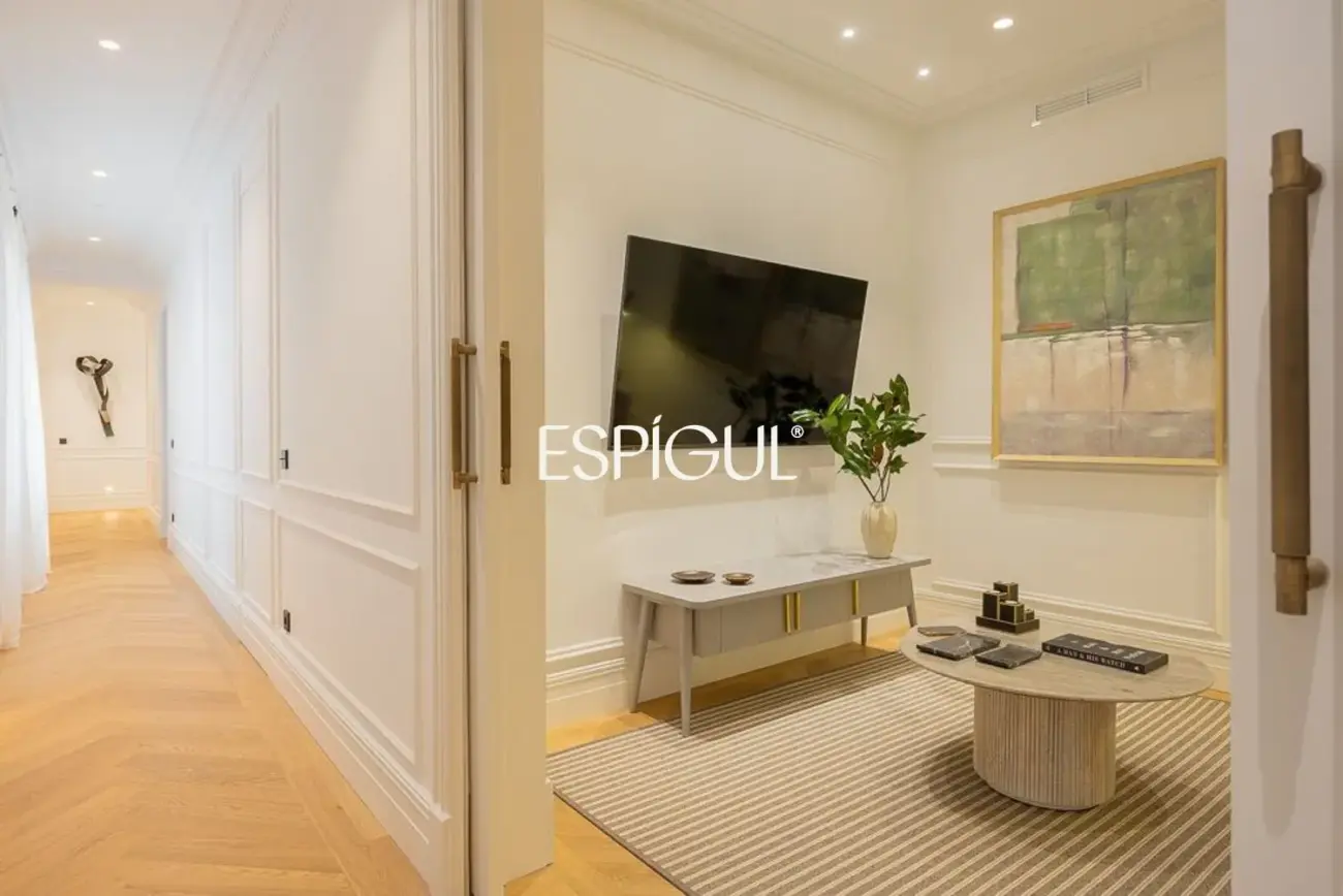 Piso en venta exterior reformado en Recoletos