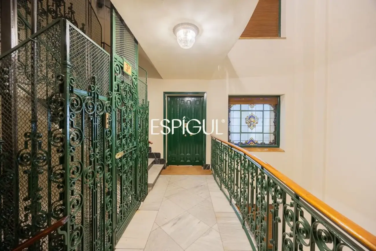 Piso en venta exterior reformado en Recoletos