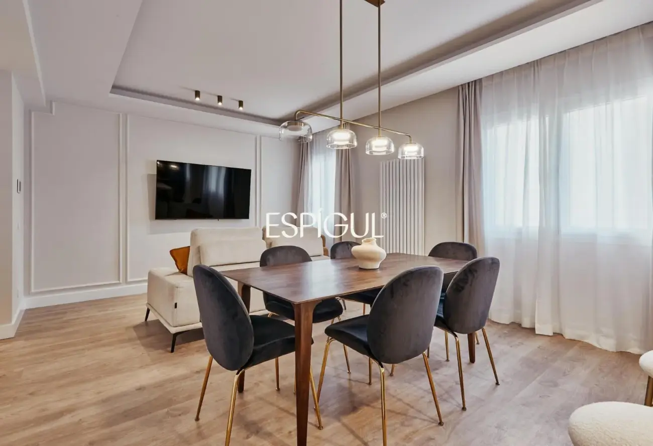 Piso en venta reformado con plaza de garaje incluida en el precio, Lista