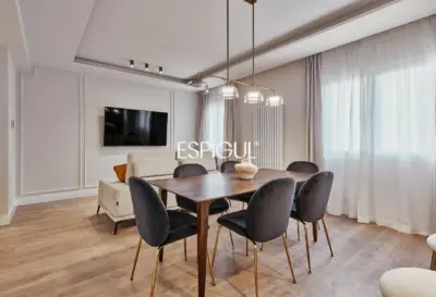 Piso en venta reformado con plaza de garaje incluida en el precio, Lista