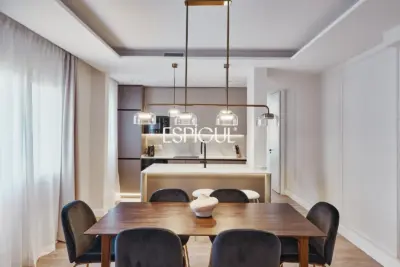 Piso en venta reformado con plaza de garaje incluida en el precio, Lista