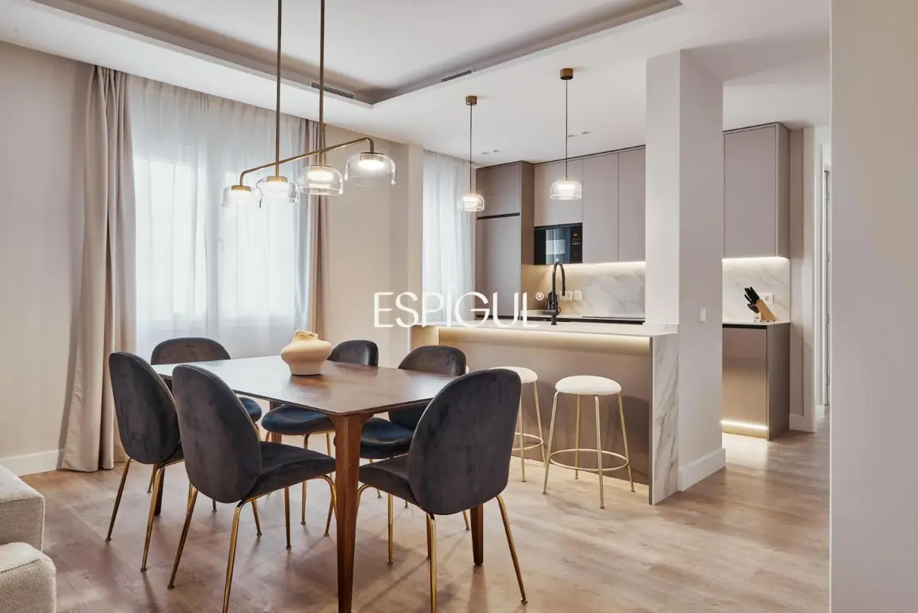 Piso en venta reformado con plaza de garaje incluida en el precio, Lista