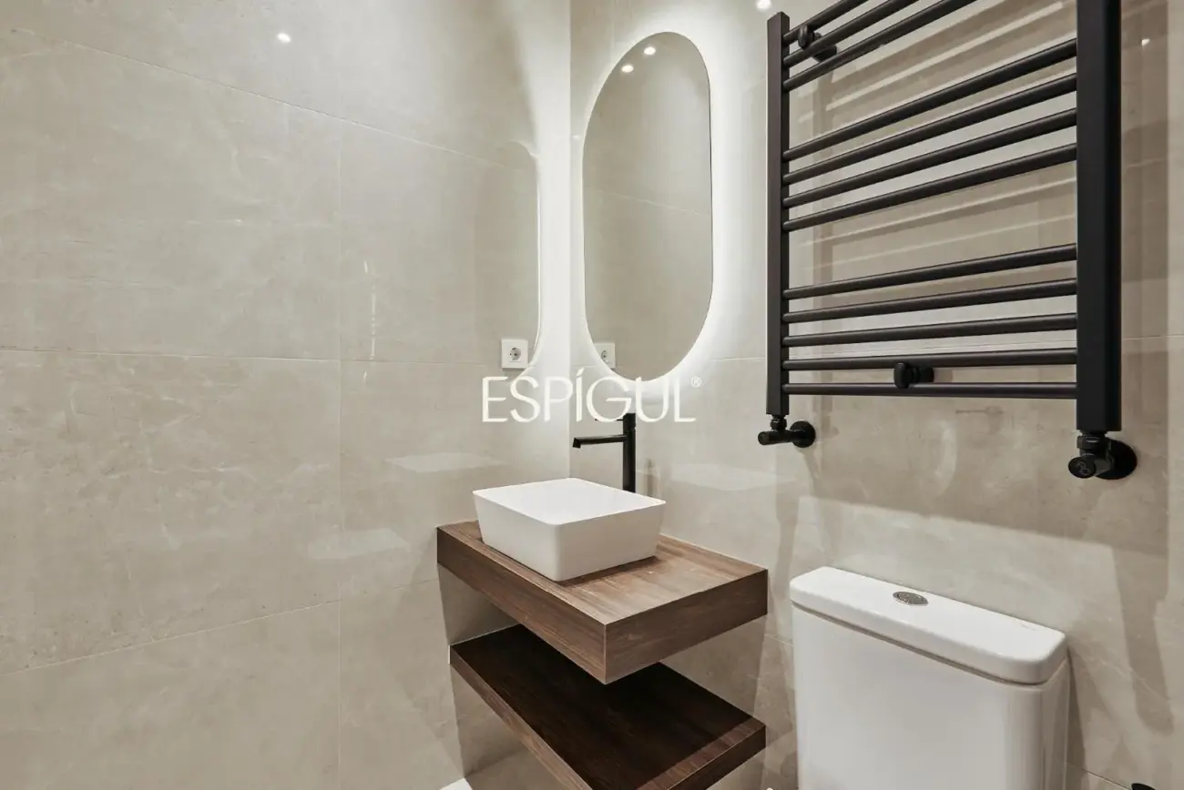 Piso en venta reformado con plaza de garaje incluida en el precio, Lista