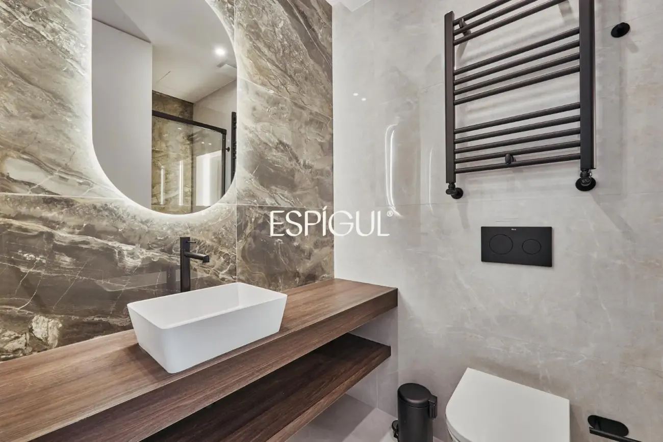 Piso en venta reformado con plaza de garaje incluida en el precio, Lista