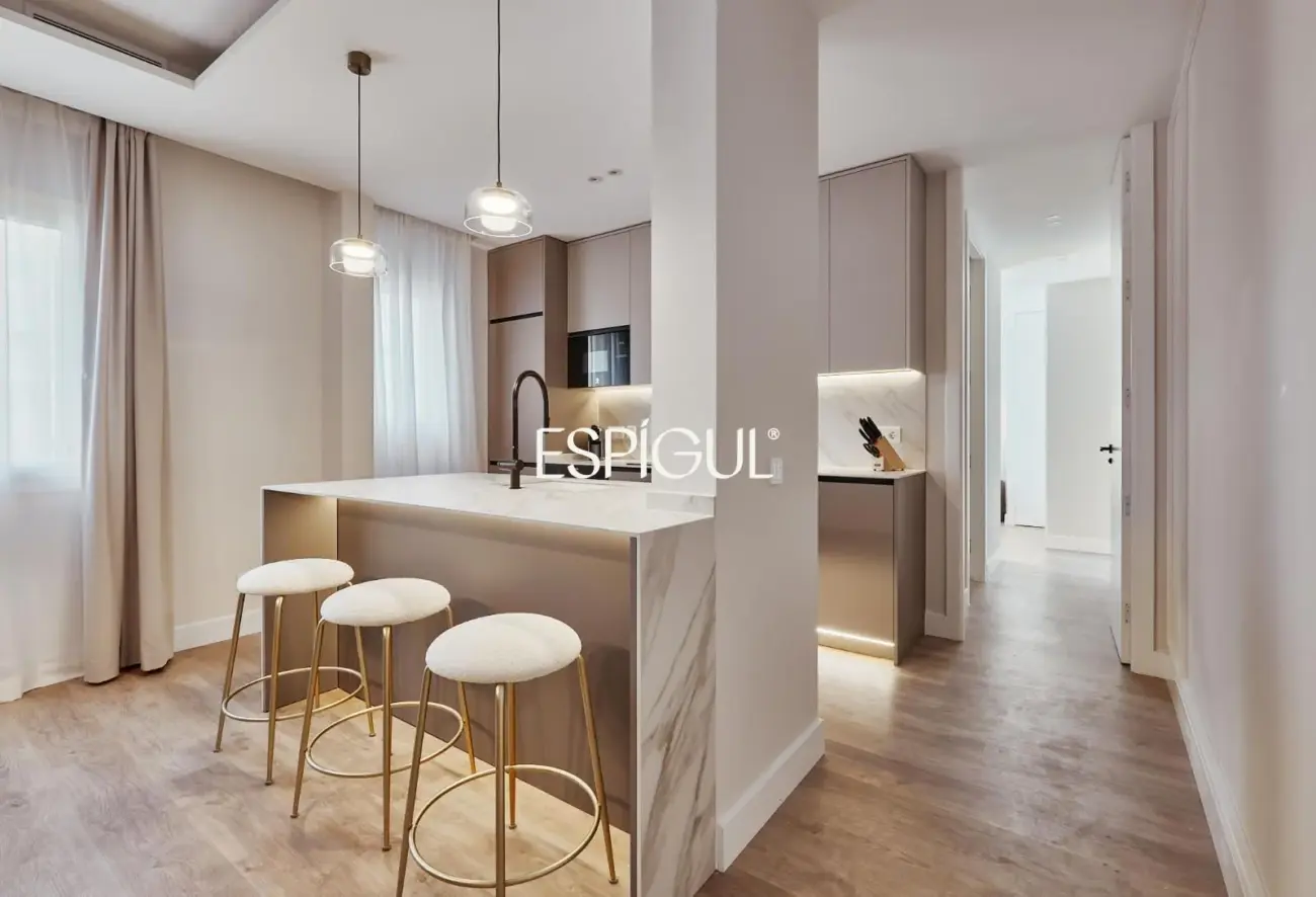 Piso en venta reformado con plaza de garaje incluida en el precio, Lista