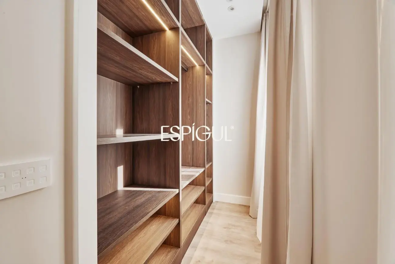 Piso en venta reformado con plaza de garaje incluida en el precio, Lista