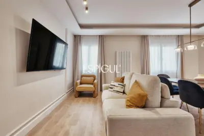 Piso en venta reformado con plaza de garaje incluida en el precio, Lista