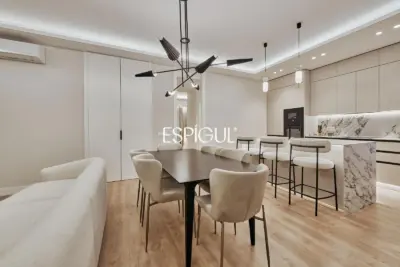 Piso en venta reformado con terraza en Conde de Peñalver, Lista