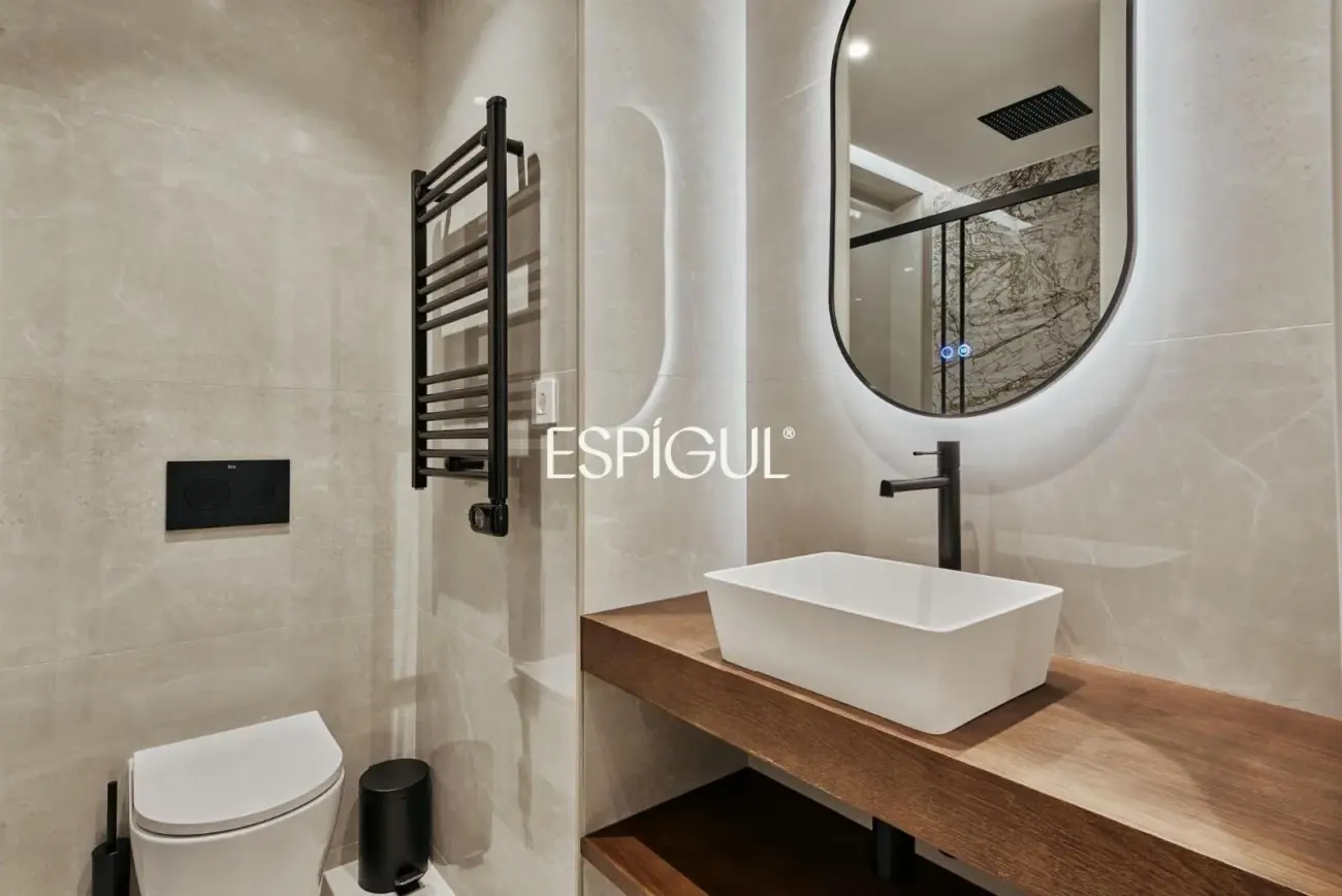 Piso en venta reformado con terraza en Conde de Peñalver, Lista