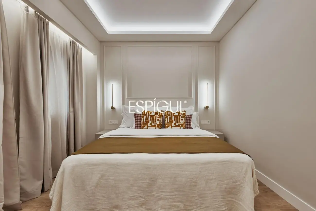 Piso en venta reformado con terraza en Conde de Peñalver, Lista