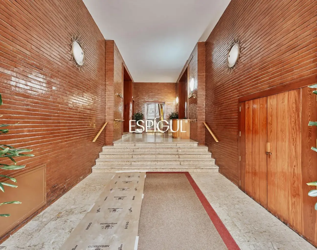 Piso en venta reformado con terraza en Conde de Peñalver, Lista