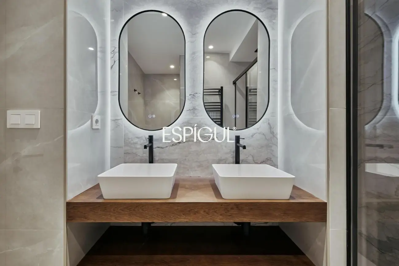 Piso en venta reformado con terraza en Conde de Peñalver, Lista