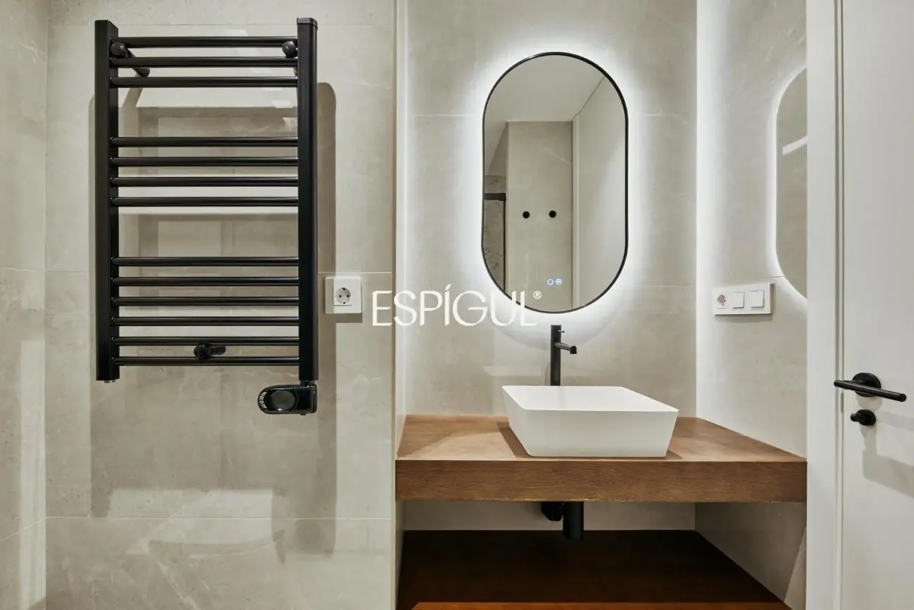 Piso en venta reformado con terraza en Conde de Peñalver, Lista