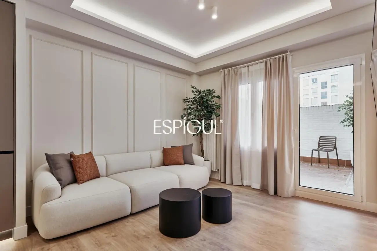 Отремонтированная квартира на продажу с террасой в Ибице. Ретиро