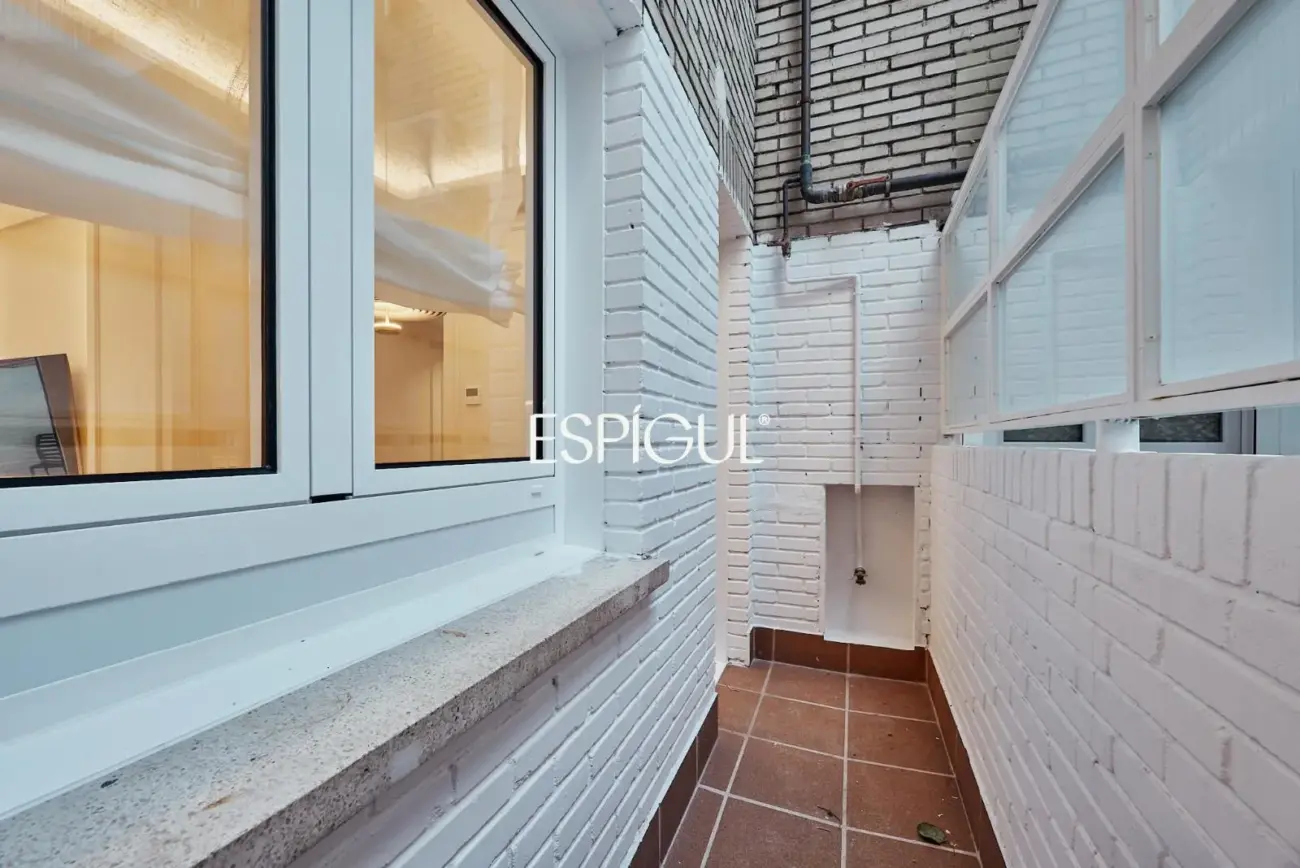 Отремонтированная квартира на продажу с террасой в Ибице. Ретиро