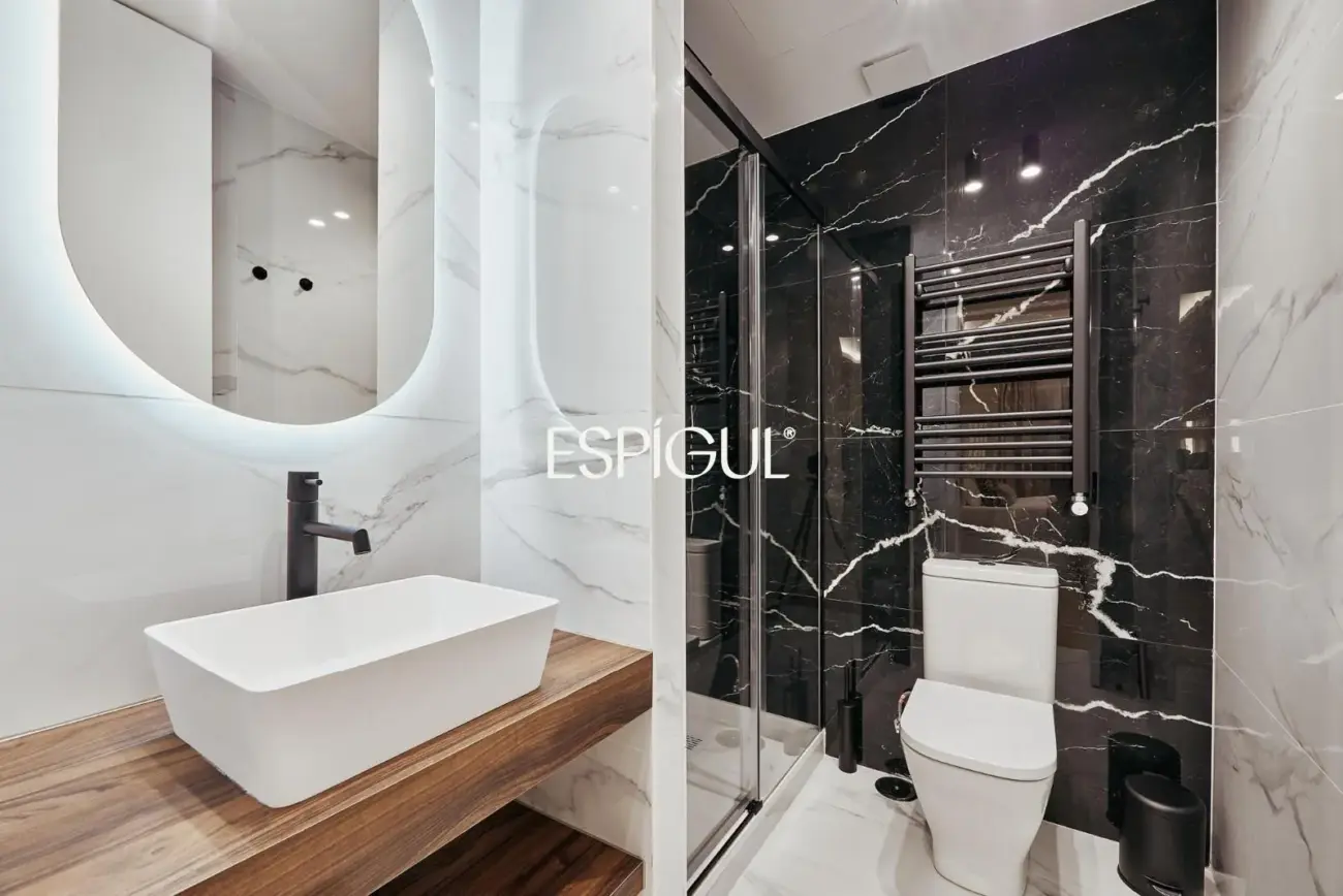 Отремонтированная квартира на продажу с террасой в Ибице. Ретиро