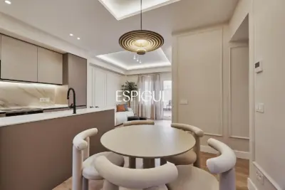 Отремонтированная квартира на продажу с террасой в Ибице. Ретиро