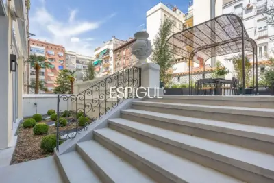 Piso en venta reformado con terraza en la codiciada Calle Núñez de Balboa, Madrid