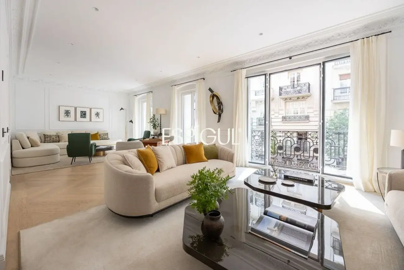 Piso en venta reformado con terraza en la codiciada Calle Núñez de Balboa, Madrid