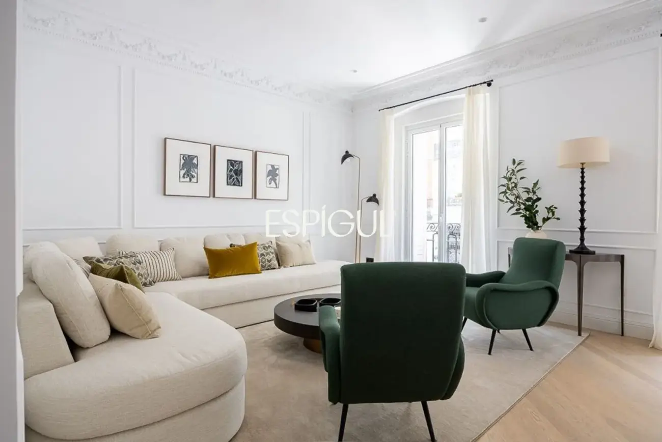 Piso en venta reformado con terraza en la codiciada Calle Núñez de Balboa, Madrid