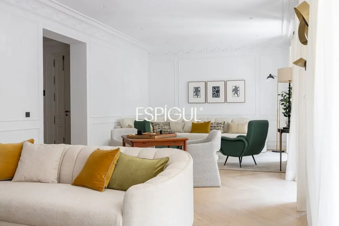 Piso en venta reformado con terraza en la codiciada Calle Núñez de Balboa, Madrid