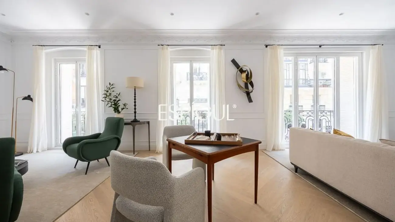 Piso en venta reformado con terraza en la codiciada Calle Núñez de Balboa, Madrid