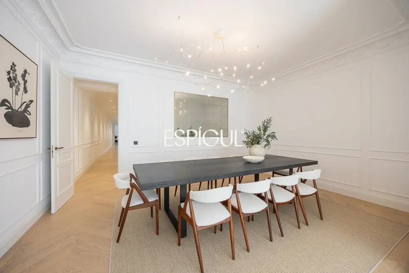 Piso en venta reformado con terraza en la codiciada Calle Núñez de Balboa, Madrid