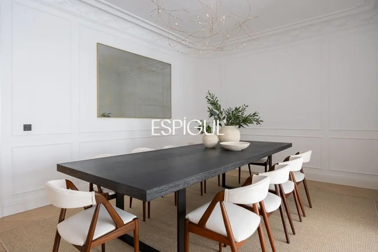 Piso en venta reformado con terraza en la codiciada Calle Núñez de Balboa, Madrid