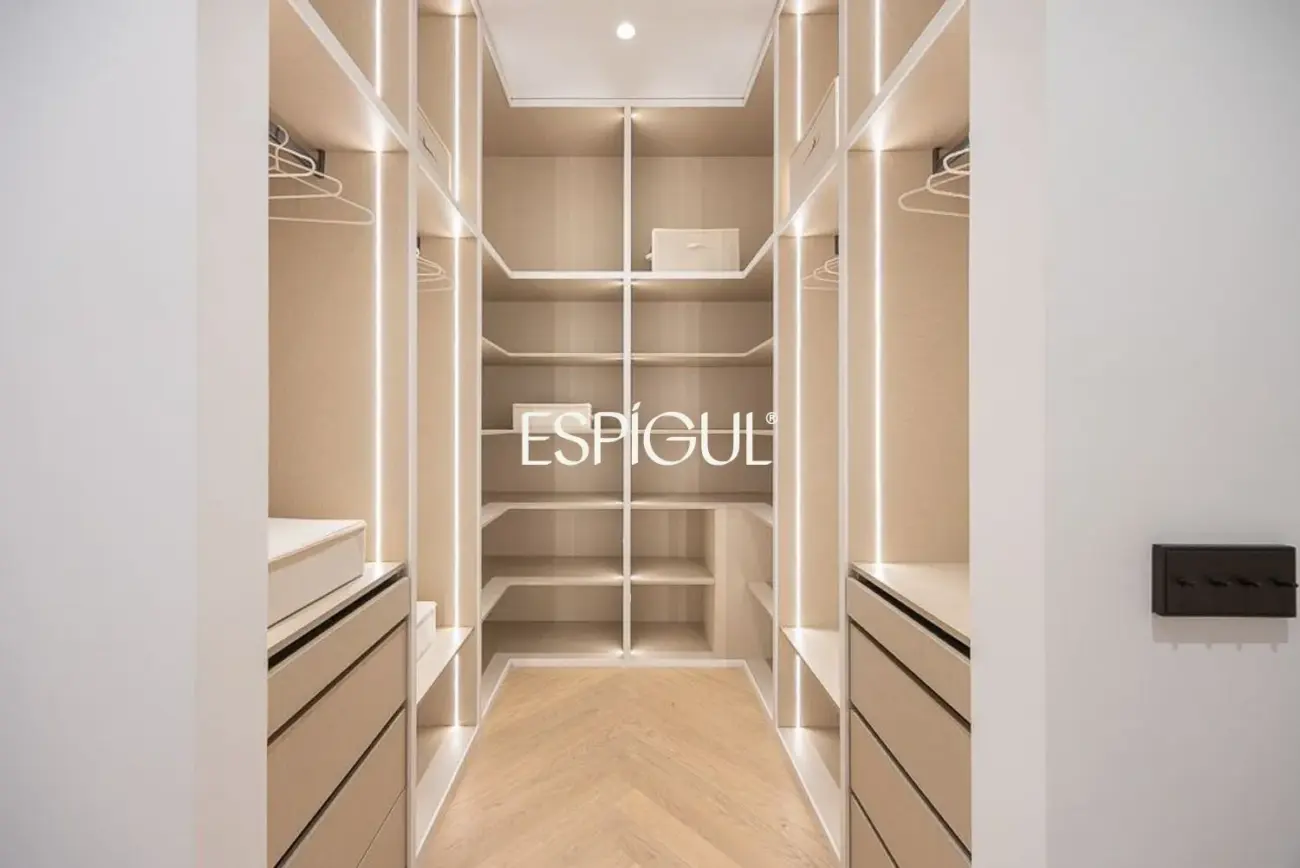 Piso en venta reformado con terraza en la codiciada Calle Núñez de Balboa, Madrid