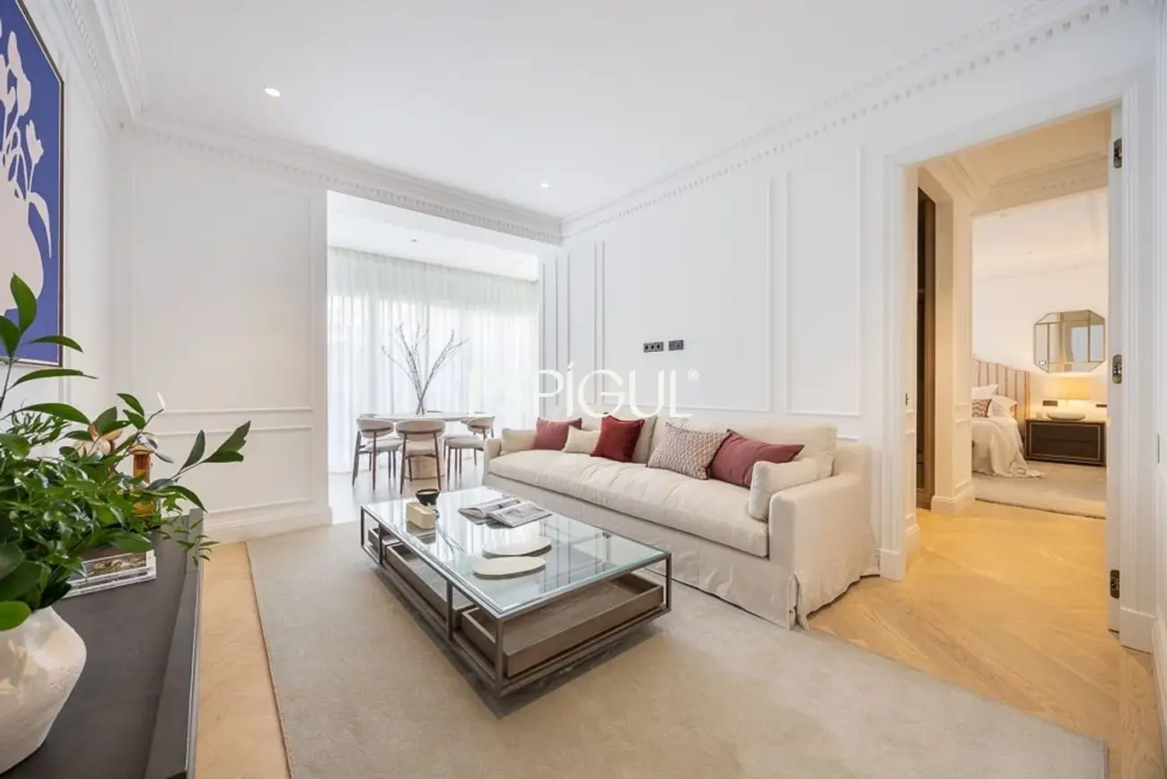 Piso en venta reformado con terraza en la codiciada Calle Núñez de Balboa, Madrid