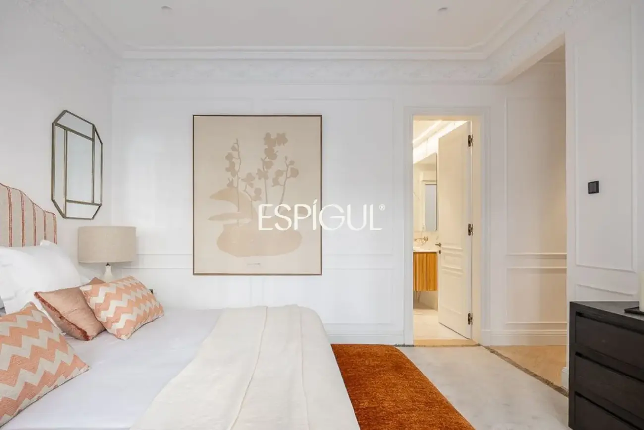 Piso en venta reformado con terraza en la codiciada Calle Núñez de Balboa, Madrid