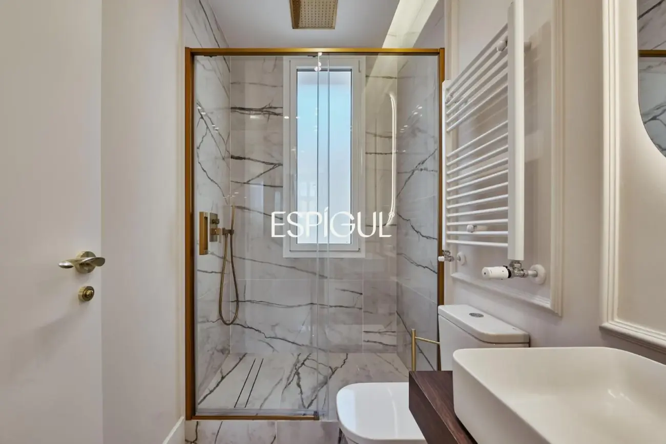 Отремонтированная квартира с кладовой на продажу в районе Саламанка