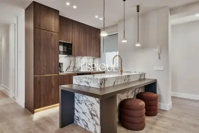 Отремонтированная квартира с кладовой на продажу в районе Саламанка