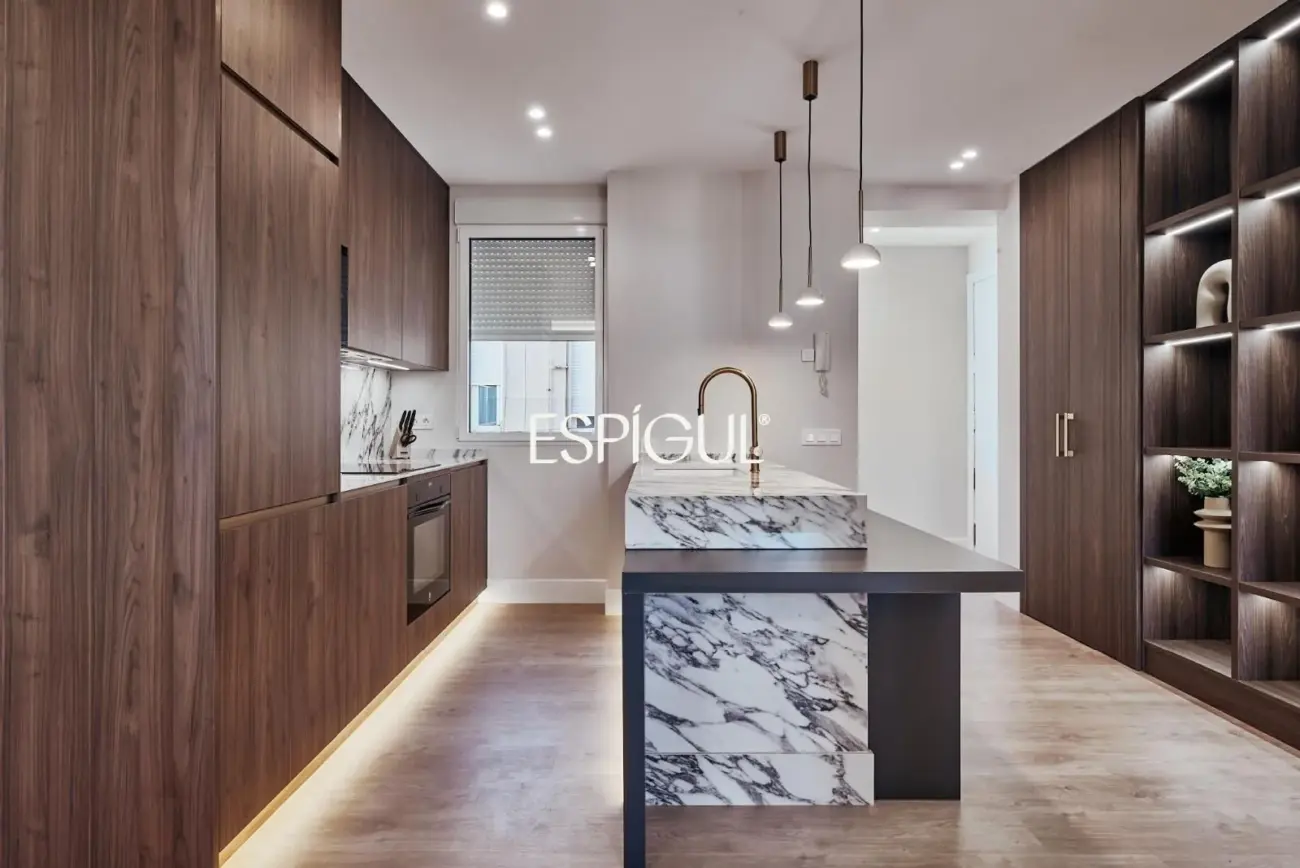 Отремонтированная квартира с кладовой на продажу в районе Саламанка