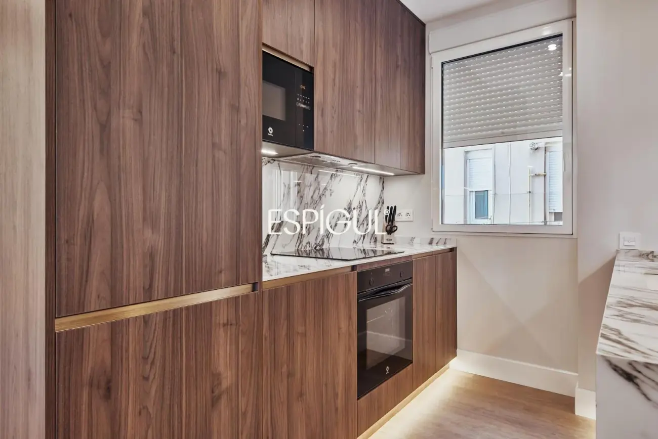 Отремонтированная квартира с кладовой на продажу в районе Саламанка