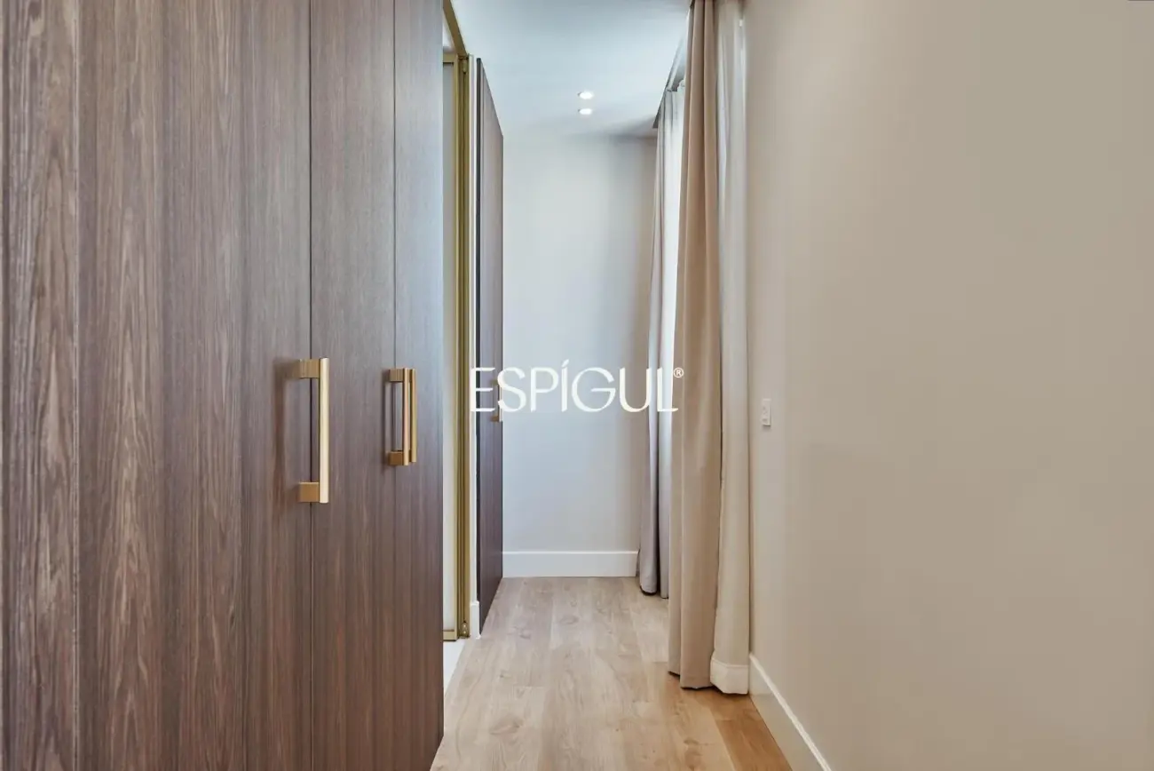 Отремонтированная квартира с кладовой на продажу в районе Саламанка