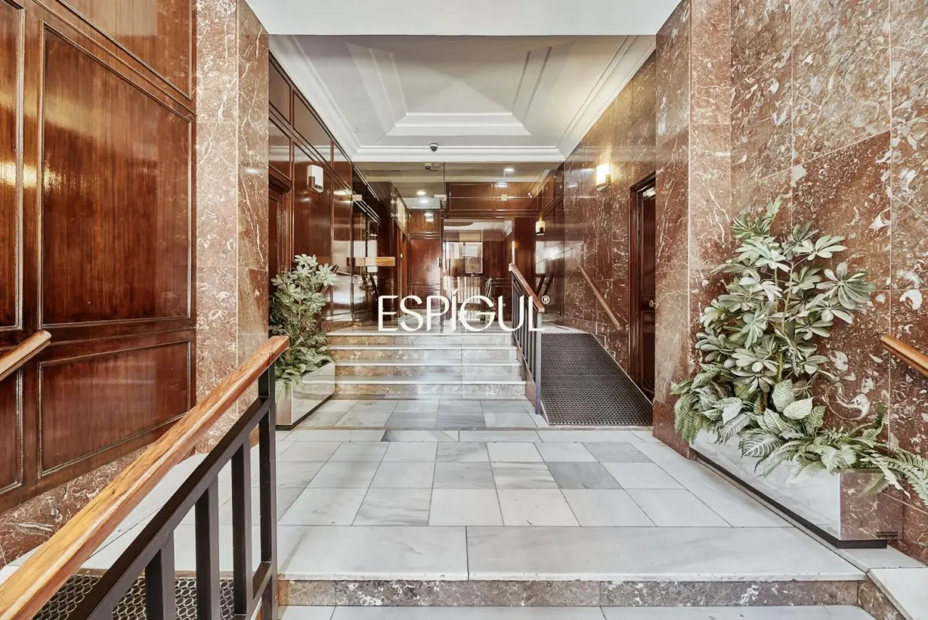 Отремонтированная квартира с кладовой на продажу в районе Саламанка